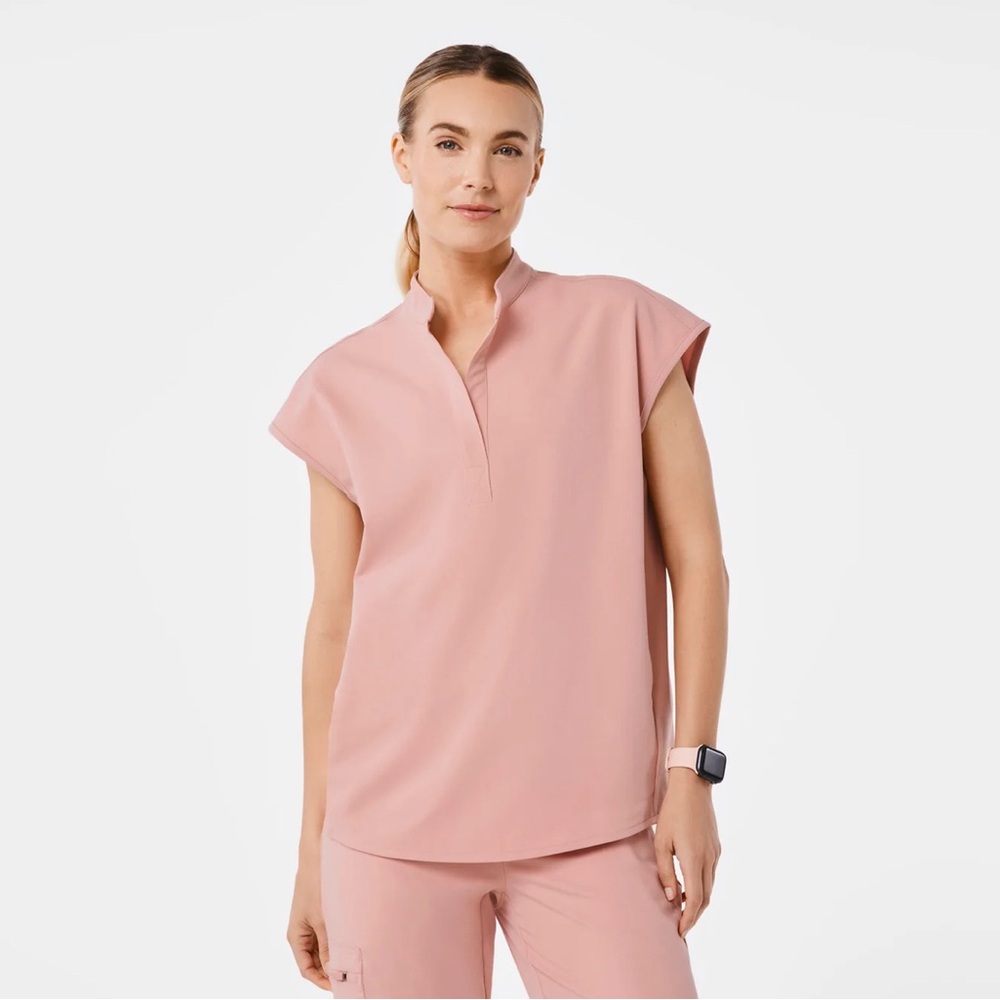 Figs NWT Pink Sand Rafaela Oversized Scrub Top XS